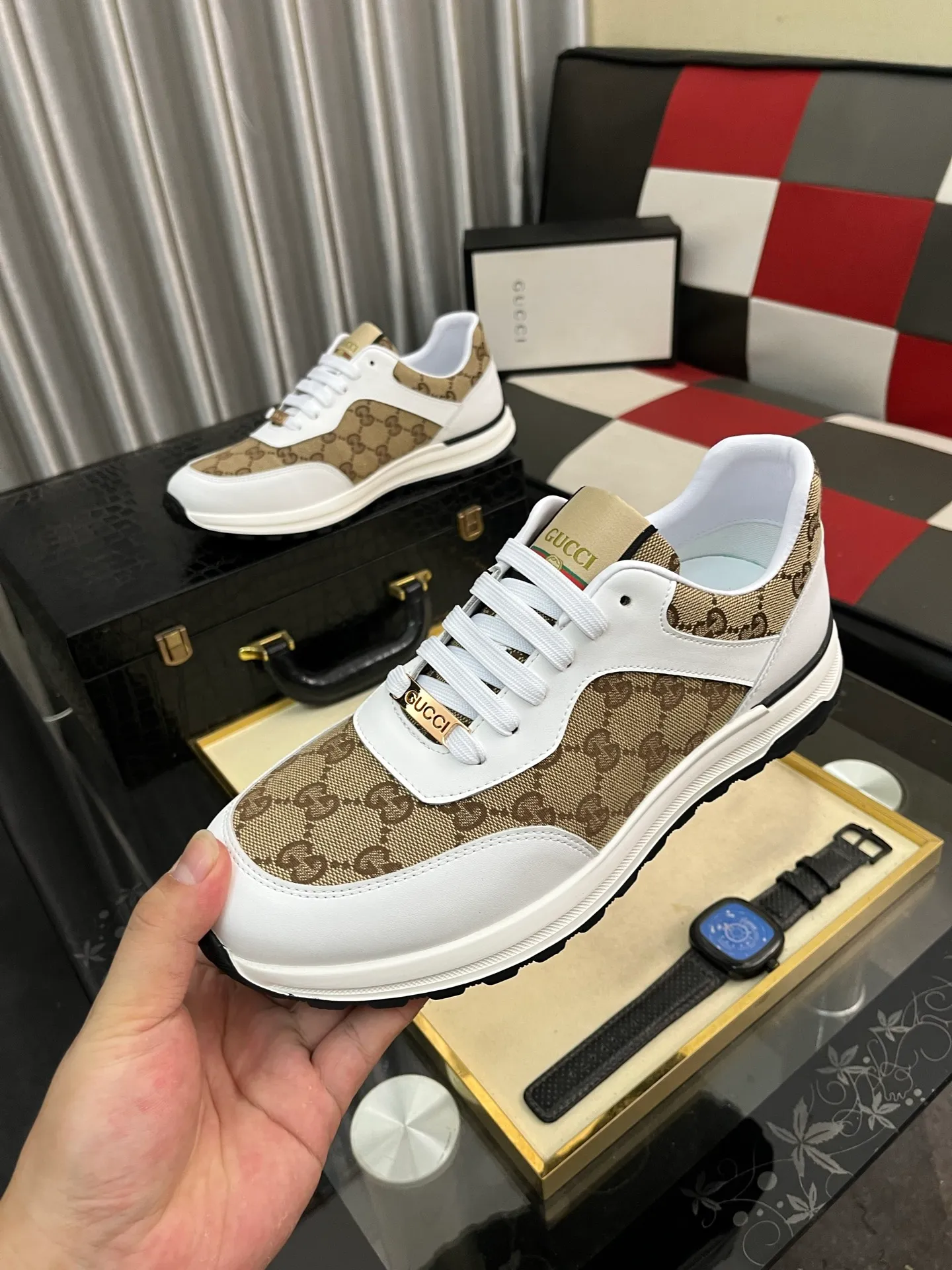 Men's shoes💰420⌚️⌚️[GUCCI] Gucci men's casual shoes are absolutely popular🔥The ultimate matching item for trendy men! The charm of super texture is irresistible, the main recommendation, the flower leather color is bright! The upper is made of high-quality cowhide + breathable fabric, sheepskin feet, wear-resistant rubber sole, noble and elegant! Extremely comfortable🎁🎁You can be as handsome as you want💪 38-442️⃣colors available